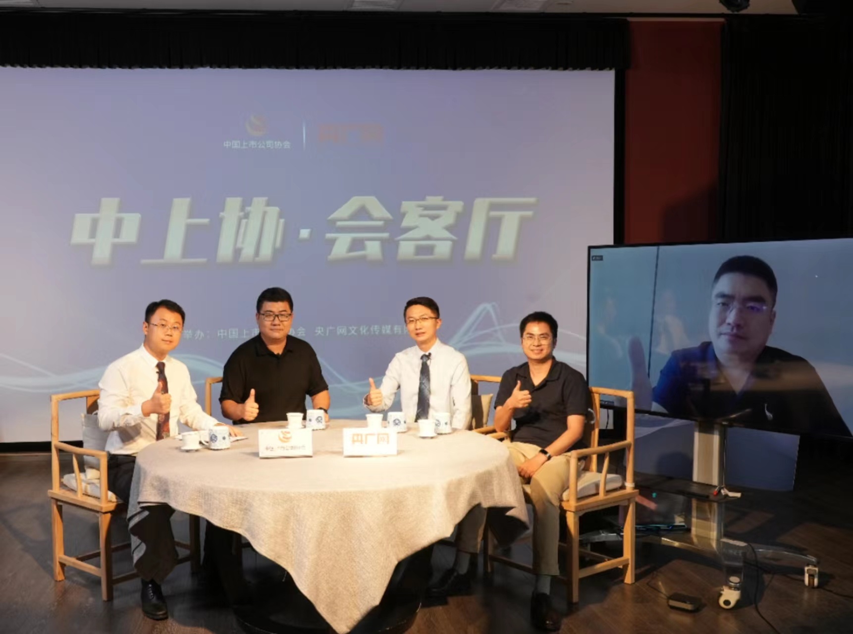 腾讯、网易等逛戏龙头齐集会客堂深度解析逛戏行业“AB面”j9九游会-真人游戏第一品牌